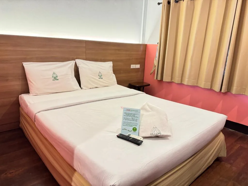 Standard Double Room — Collection O Khu Mueang