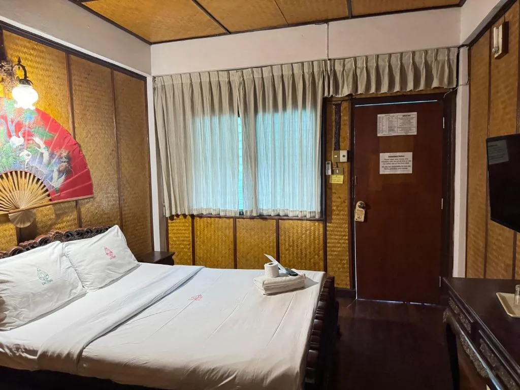 Superior Double Room — Collection O Khu Mueang